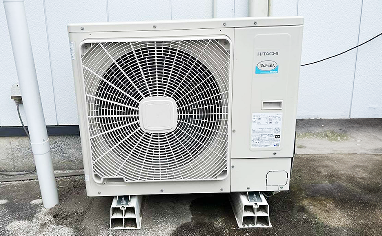 岩手県一関市 機器販売業店舗 設置事例の室外機