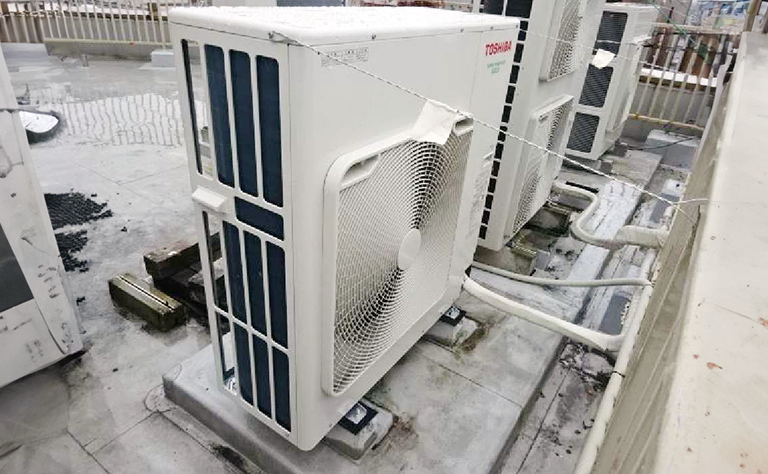 奈良県橿原市 音楽教室練習室 設置事例の室外機