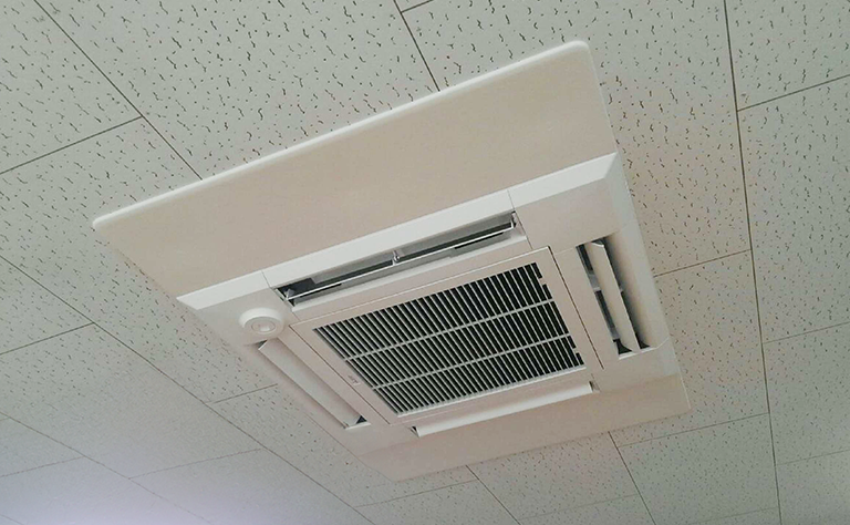 島根県出雲市 運送業事務所 設置事例の室内機