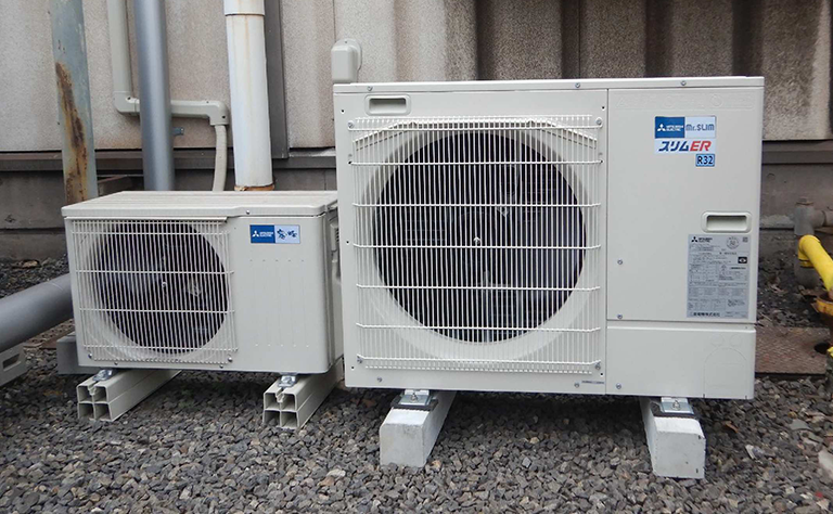 岡山県倉敷市 製造業機械室 設置事例の室外機