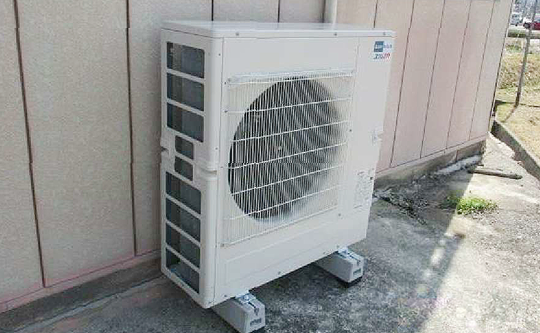 広島県三原市事務所の室外機