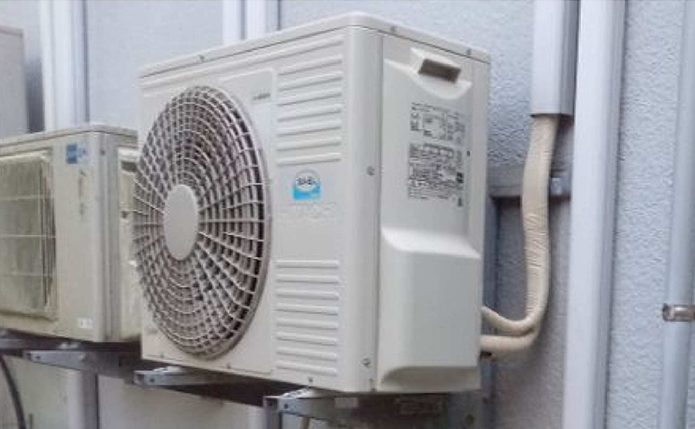 佐賀県唐津市 製造業応接室 設置事例の室外機