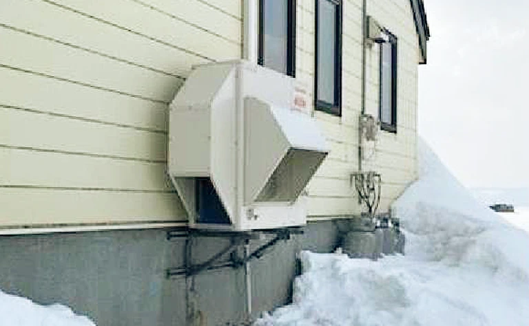 北海道滝川市 カフェレストラン の室外機