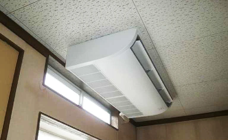 秋田県大館市 倉庫・作業場 の室内機