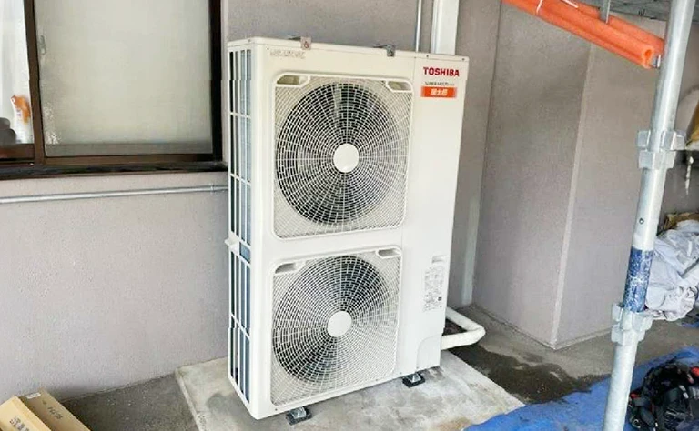 山形県新庄市 事務所 の室外機