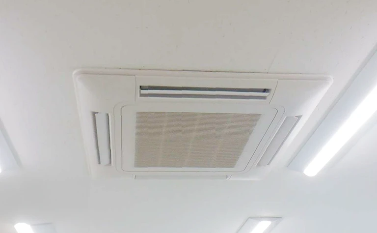 茨城県ひたちなか市 教育施設教室 の室内機