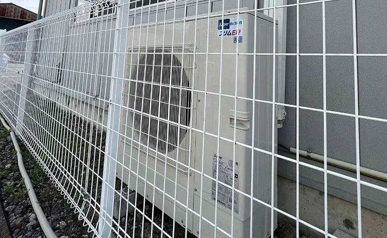 群馬県佐波郡玉村町 運送業事務 の室外機