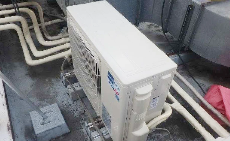 東京都千代田区 テナントビル の室外機