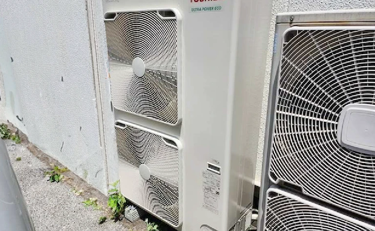 東京都荒川区 電子機器製造作業場 の室外機