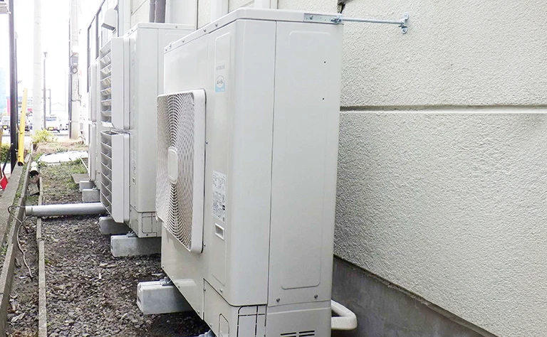 長野県長野市 薬局店舗 の室外機