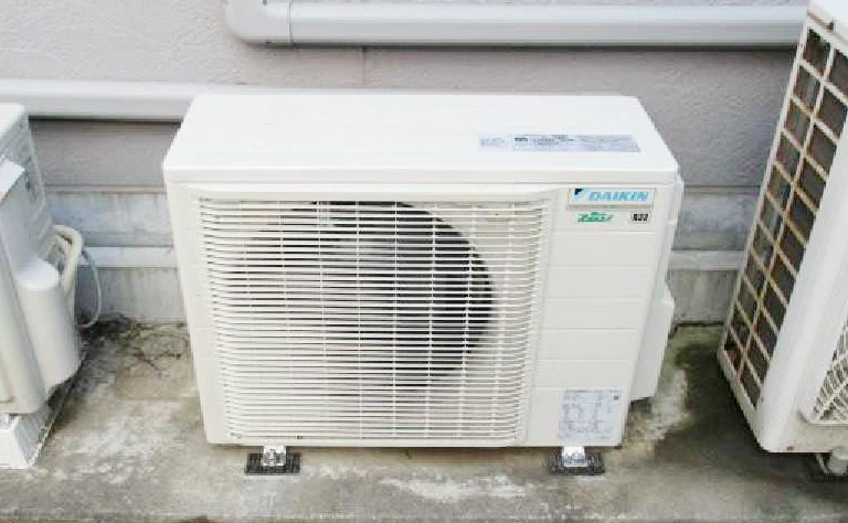 静岡県静岡市 事務所 の室外機
