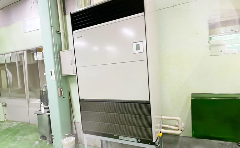 静岡県伊東市 精密加工業工場 の室内機