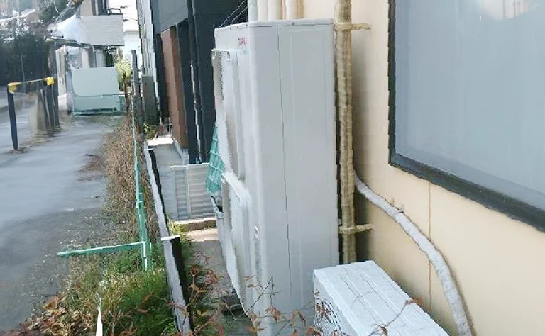 愛知県尾張旭市 ラーメン店店舗 の室外機