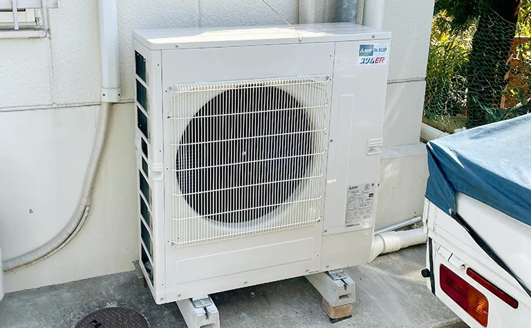 大阪府和泉市 事務所 の室外機