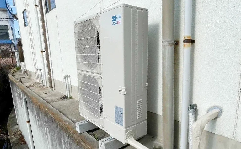 大阪府貝塚市 整骨院 の室外機