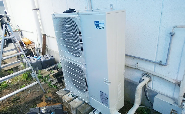 島根県松江市 病院処置室 の室外機