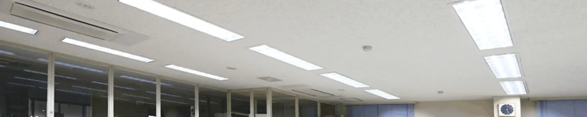 オフィス全景のLED照明施工完了イメージ