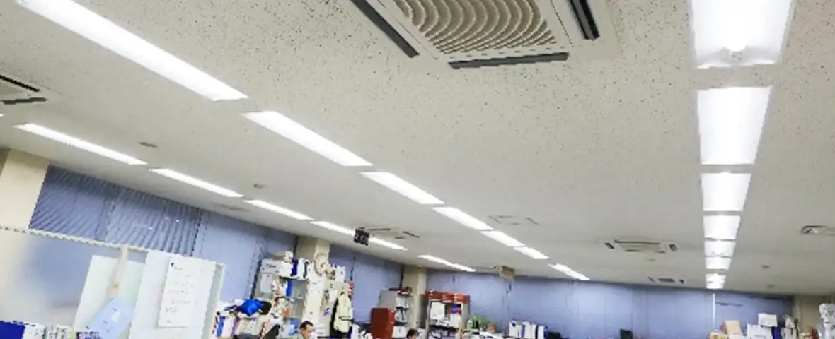 オフィスビルのLED照明施工事例（ダウンライト）