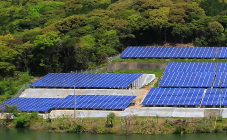 ミタルダ・イクシアさつま川内一角池の太陽光発電設備 写真1