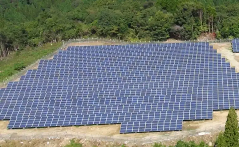 ミタルダ・イクシア 菱刈一号の太陽光発電設備 写真1
