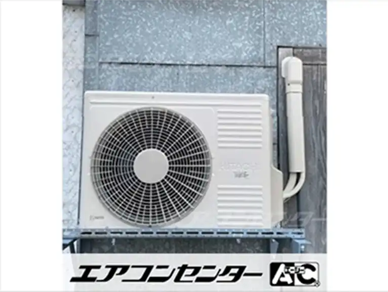倉庫 エアコン設置後の室外機