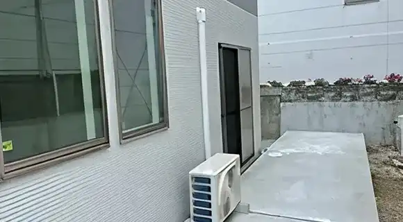 外部露出配管の化粧仕上げイメージ