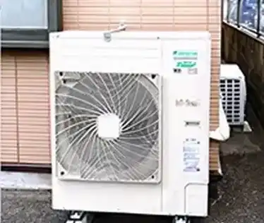 天井カセット形の室外機設置例 2