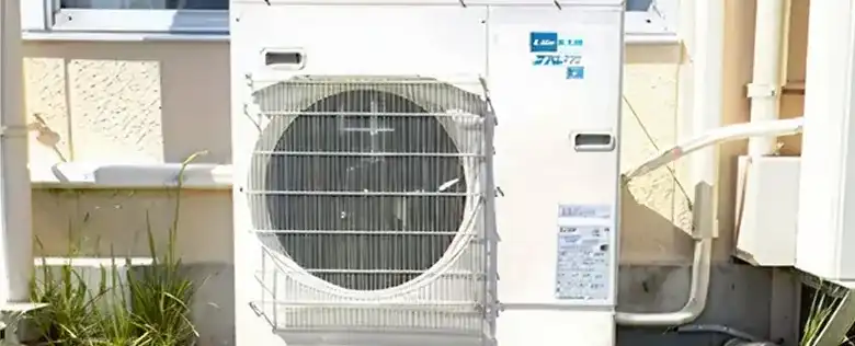 天井吊形の設置位置と配管イメージ