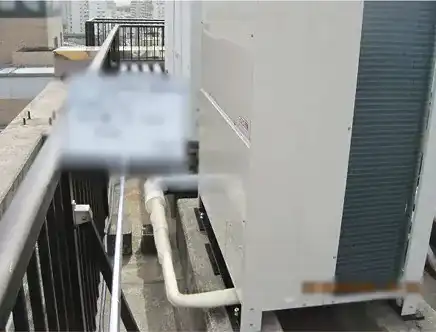 業務用エアコン室外機と冷媒配管の接続状況