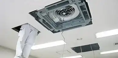 大型機器の設置作業