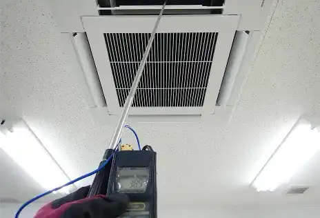 工事内容を確認する施工検査の様子