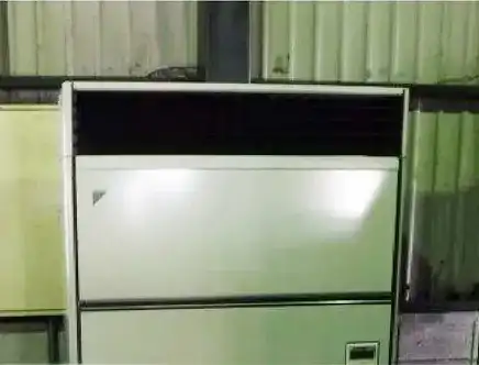 工場内に設置された業務用エアコン室内機