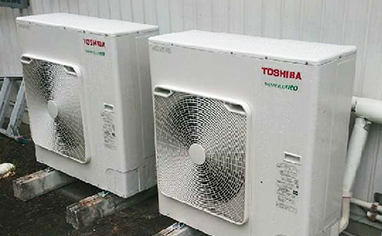 介護施設:天井カセット形4方向吹出の室外機